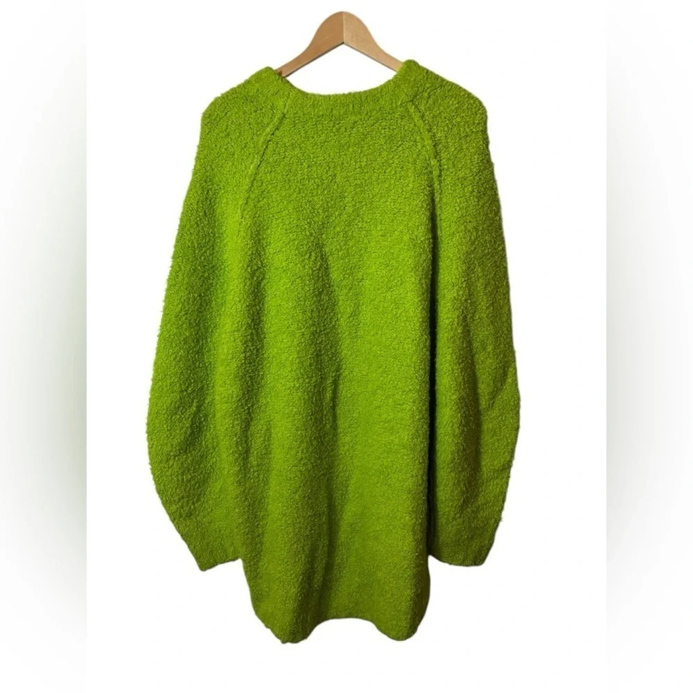 FREE PEOPLE Bright Green Cozy Sweater medium oversized - Picture 2 of 5